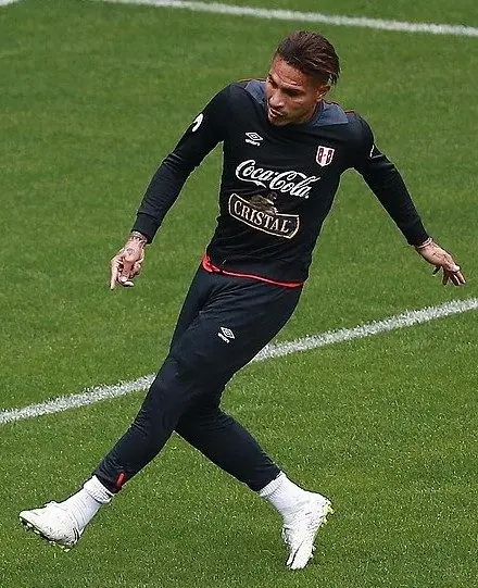 Paolo Guerrero — batalla de aura de Perú