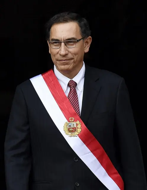 Martín Vizcarra — batalla de aura de Perú