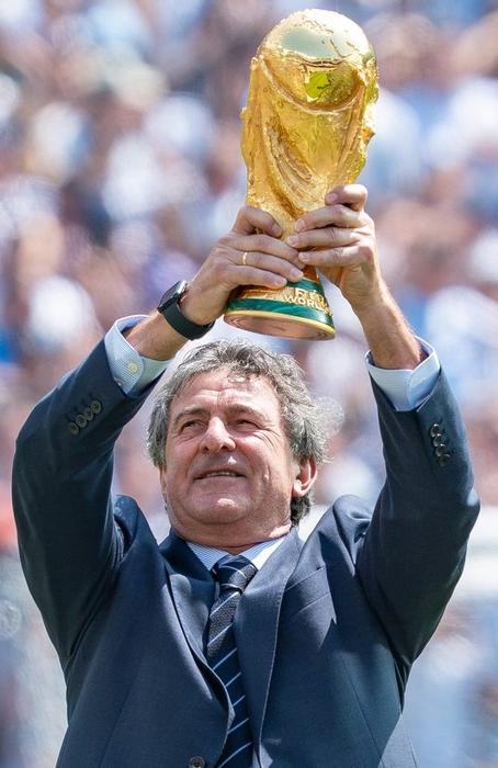 Mario Kempes — batalla de aura de Argentina