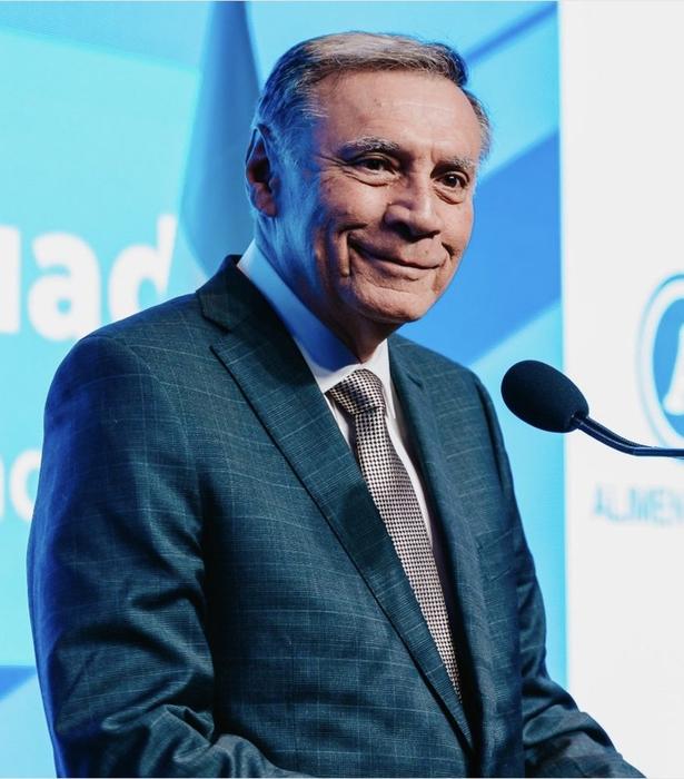 Jamil Mahuad — batalla de aura de Ecuador